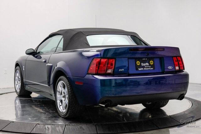 2004 Ford Mustang SVT Cobra