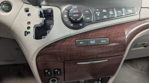2012 Toyota Sienna