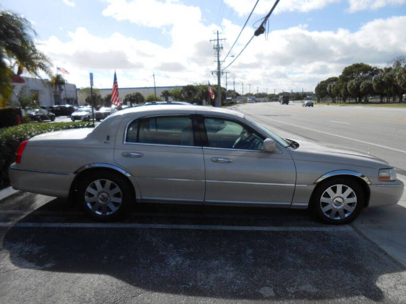 2003 Lincoln Town Car Cartier