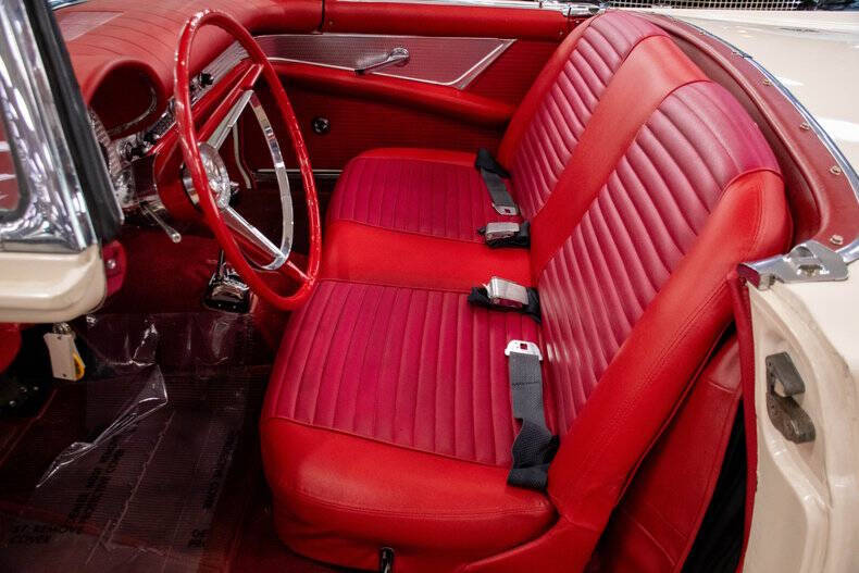 1957 Ford Thunderbird