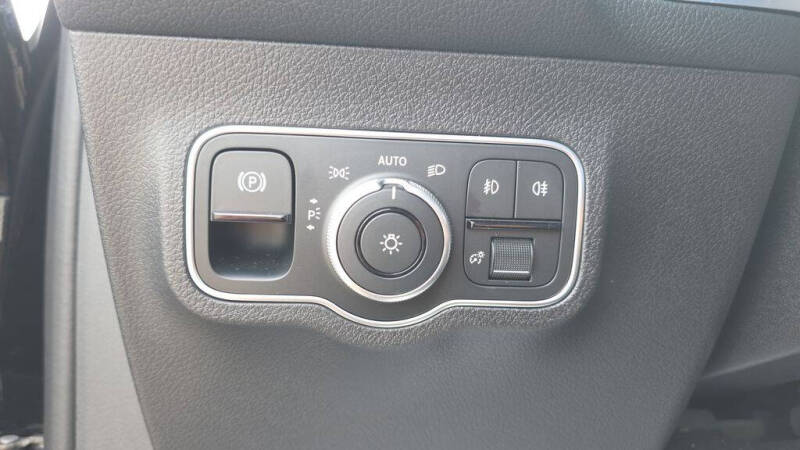2025 Mercedes-Benz GLB GLB 250