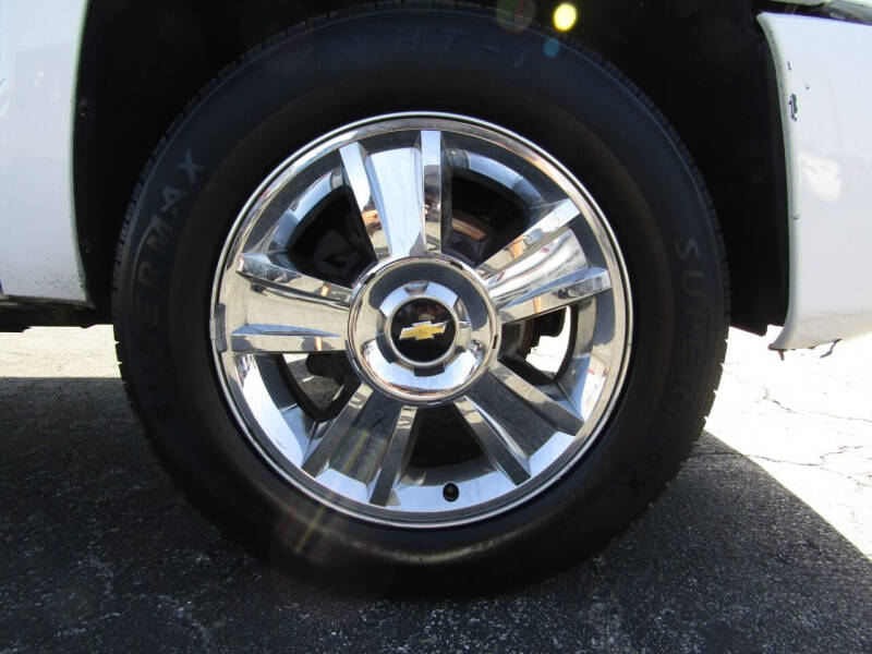 2008 Chevrolet Silverado 1500 1LT photo 17