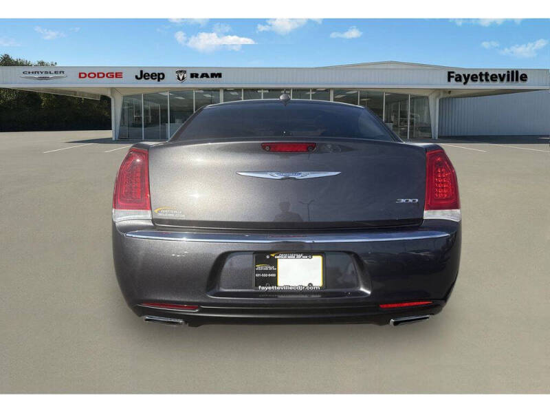 2018 Chrysler 300 Touring L