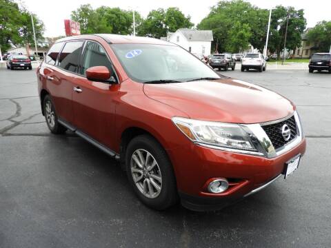2014 Nissan Pathfinder for sale at Grant Park Auto Sales in Rockford IL