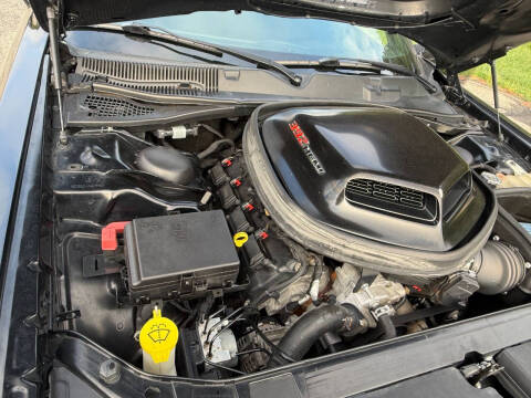 2016 Dodge Challenger 392 HEMI Scat Pack Shaker