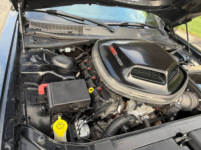 2016 Dodge Challenger 392 HEMI Scat Pack Shaker