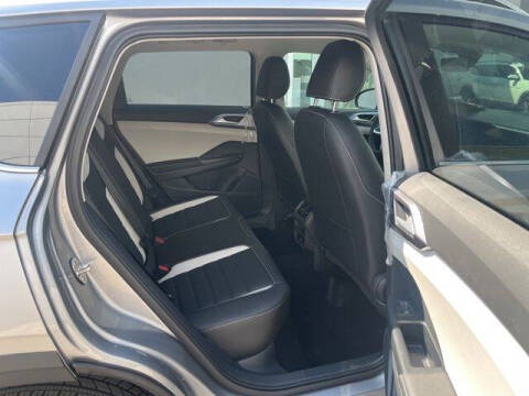 2025 Volkswagen Taos SEL 4Motion