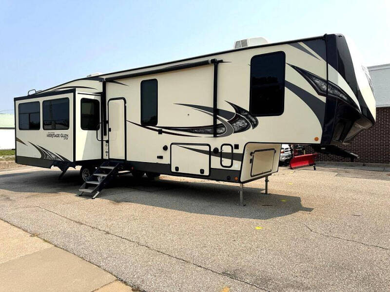 2019 Forest River Heritage Glen