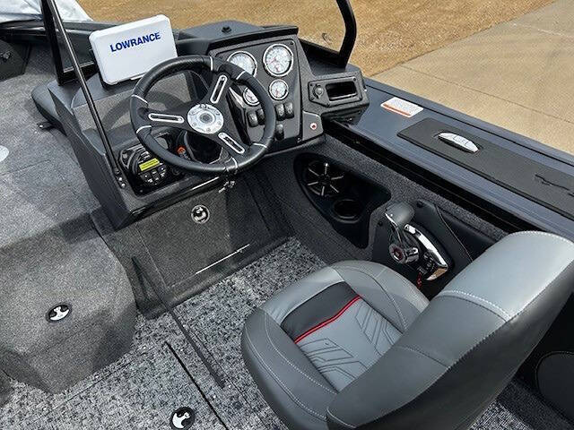 2026 Tracker Targa V-19 Combo