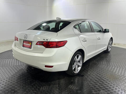 2013 Acura ILX 2.0L w/Tech