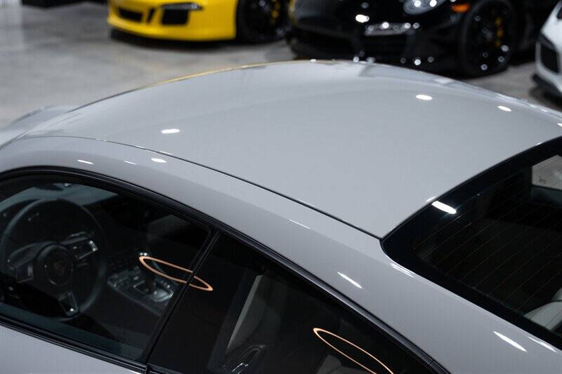 2019 Porsche 911 Carrera GTS