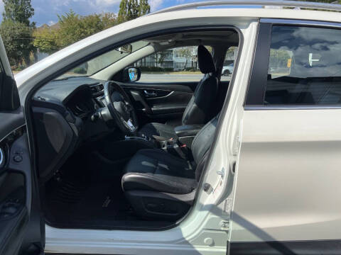 2017 Nissan Rogue Sport SL