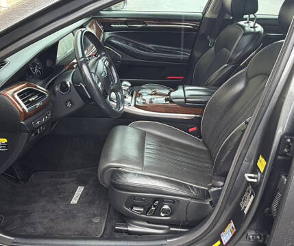 2017 Genesis G90