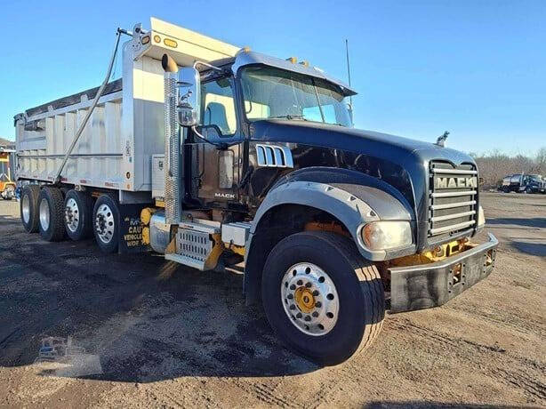2017 Mack Granite