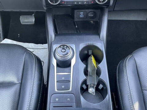 2022 Ford Escape SEL