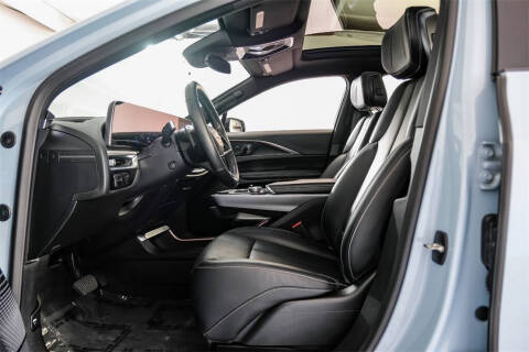 2024 Cadillac LYRIQ Luxury 1