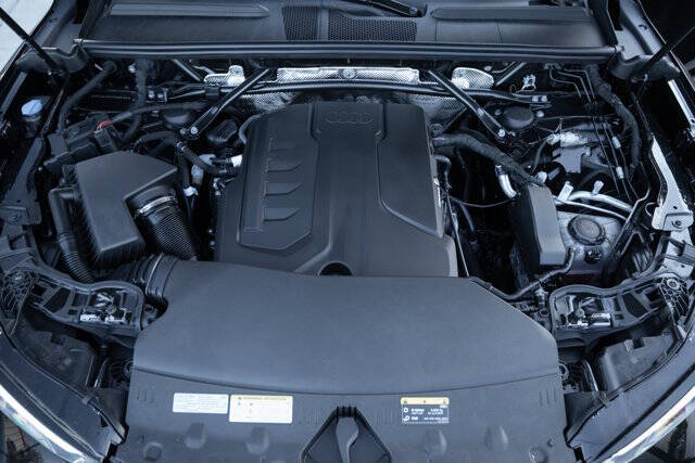 2025 Audi Q5 quattro Premium Plus TFSI