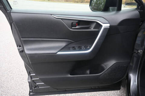 2020 Toyota RAV4 Hybrid LE