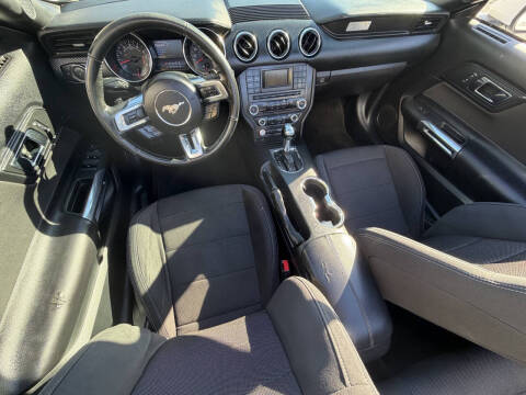 2017 Ford Mustang V6