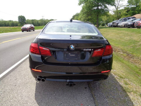 2011 BMW 5 Series 528i
