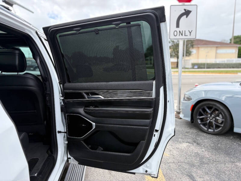 2022 Jeep Wagoneer Series III