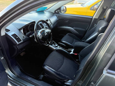 2008 Mitsubishi Outlander SE