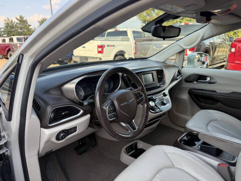 2017 Chrysler Pacifica Touring-L