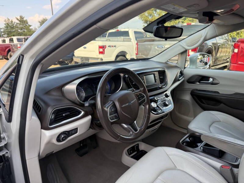 2017 Chrysler Pacifica Touring-L