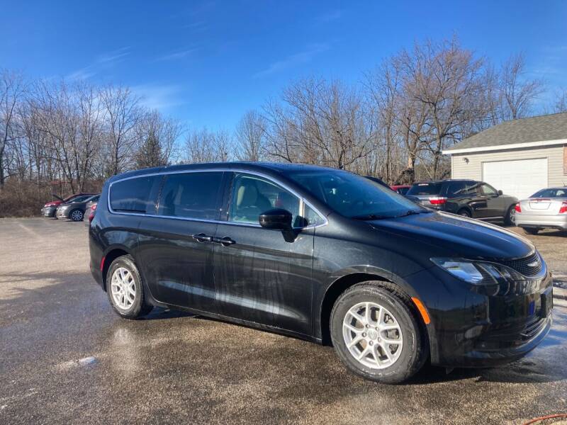 2017 Chrysler Pacifica for sale at Deals on Wheels Auto Sales in Scottville MI