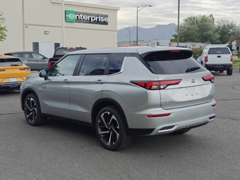 2025 Mitsubishi Outlander PHEV SE