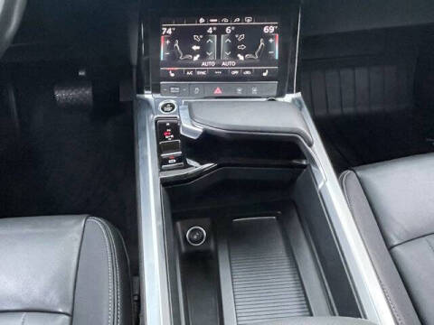 2024 Audi Q8 e-tron quattro Premium