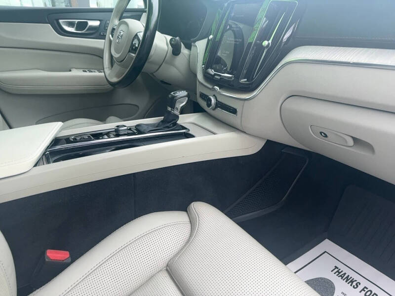 2021 Volvo XC60 T6 Inscription