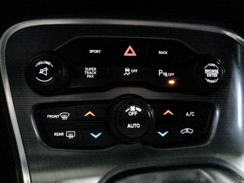 2016 Dodge Challenger R/T Plus Shaker