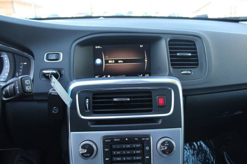 2018 Volvo V60 Cross Country T5 Premier