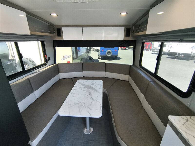 2024 inTech Trailers Dawn