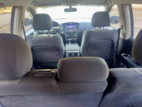 2017 Nissan Pathfinder SV