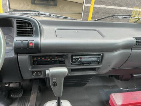 2001 Isuzu NQR