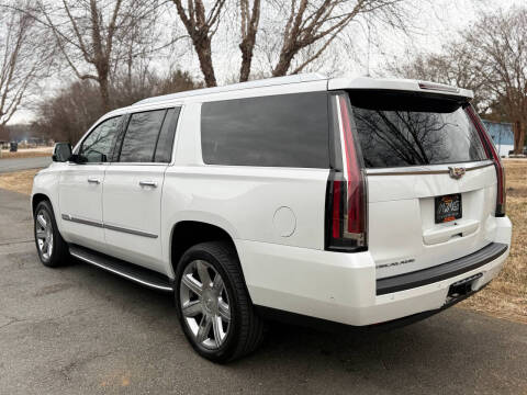 2018 Cadillac Escalade ESV Luxury
