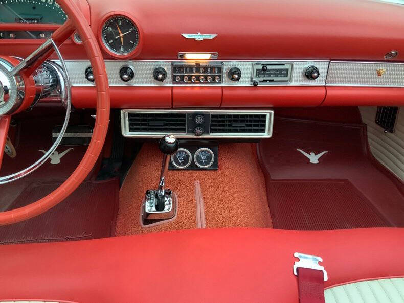 1956 Ford Thunderbird