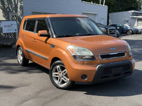 2011 Kia Soul +