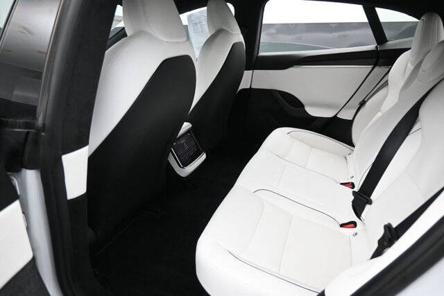 2022 Tesla Model S Plaid