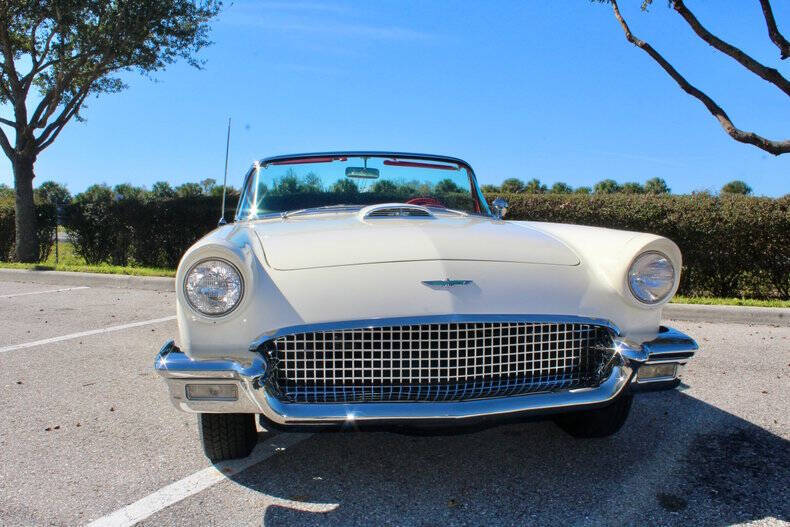 1957 Ford Thunderbird