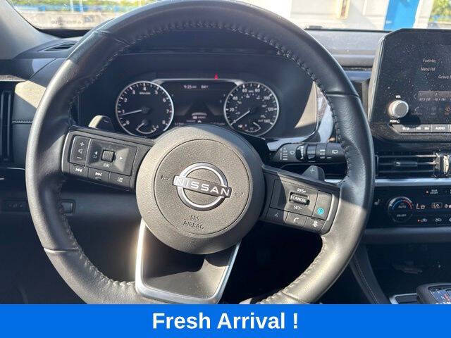 2025 Nissan Pathfinder SV