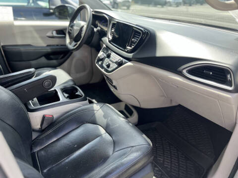 2022 Chrysler Pacifica Touring L