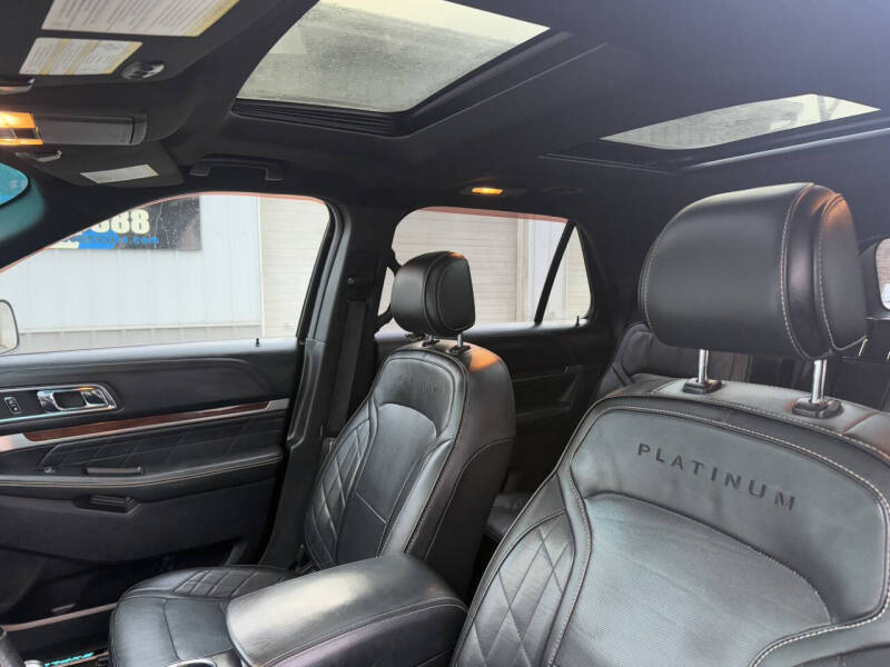 2017 Ford Explorer Platinum