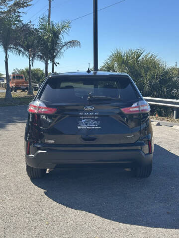 2022 Ford Edge SE