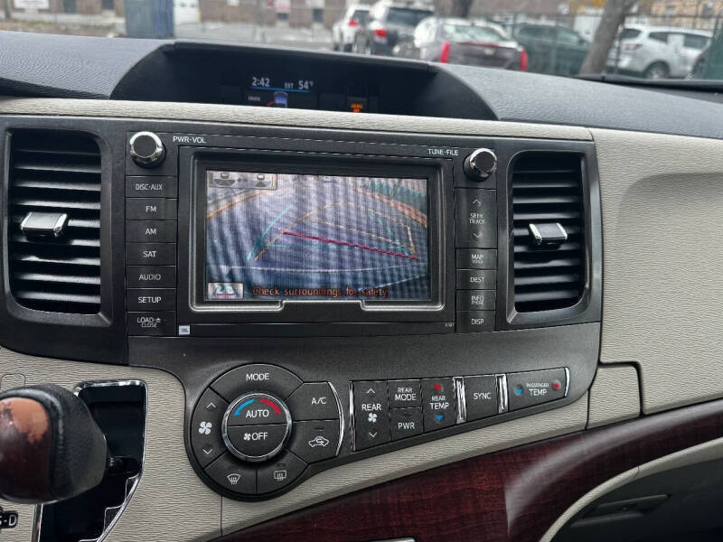 2013 Toyota Sienna Limited 7-Passenger