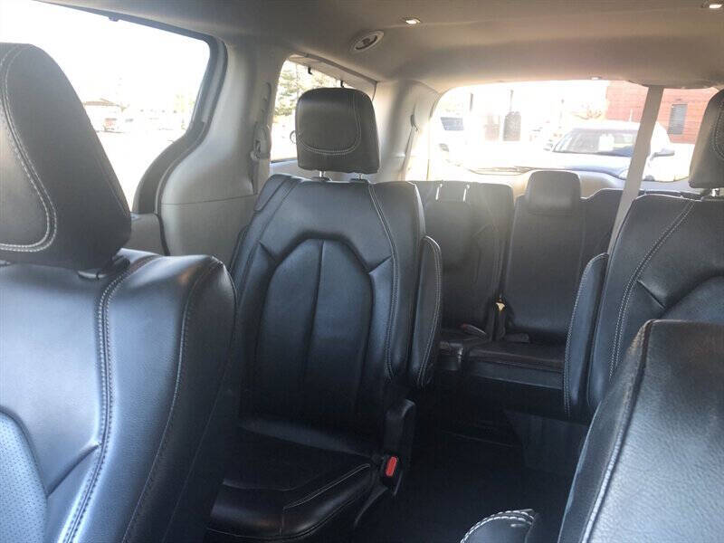 2022 Chrysler Pacifica Touring L