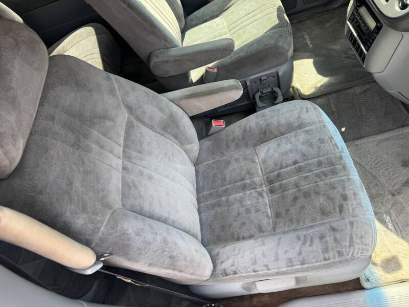 2002 Toyota Sienna LE