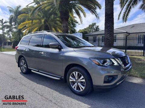 2020 Nissan Pathfinder SV
